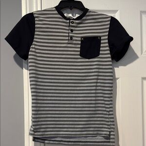 Mossimo Supply Co Gray and Black Short Sleeve Tee
